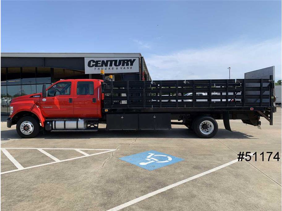 Used 2016 Ford F650 2WD Crew Cab Super Duty image 4