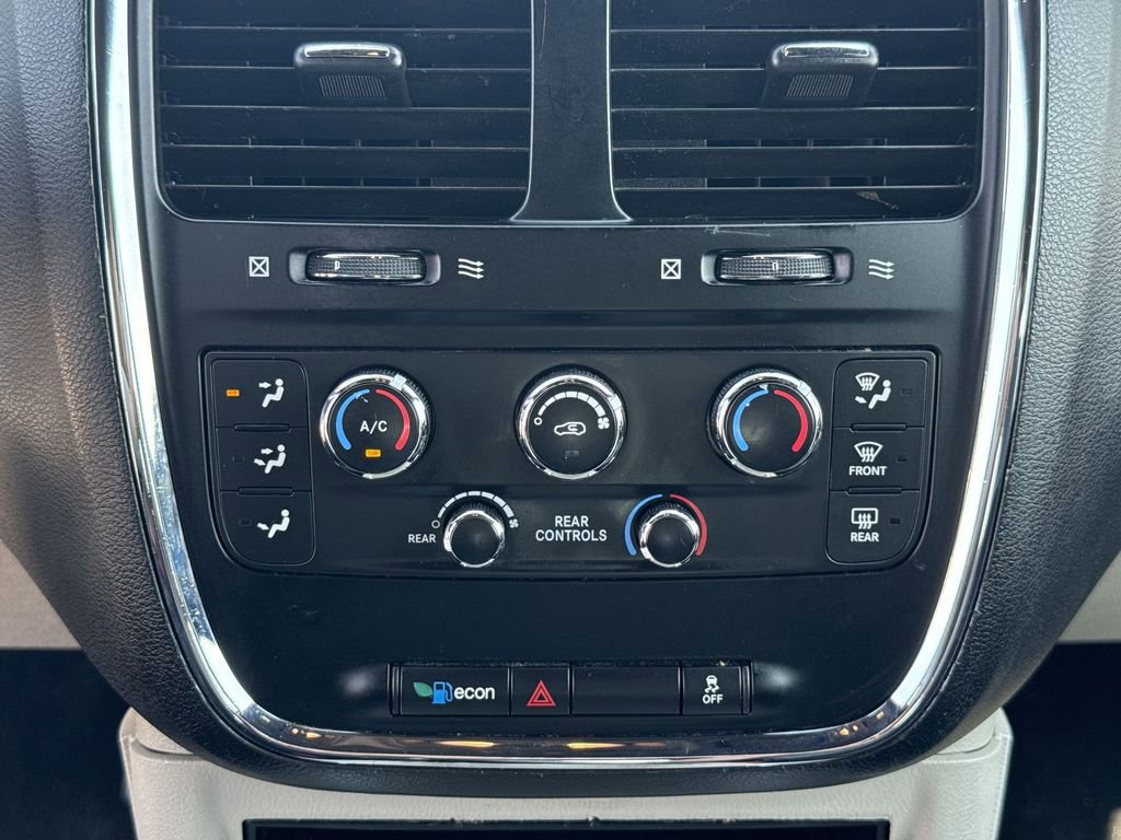 Used 2017 Dodge Grand Caravan SXT image 15