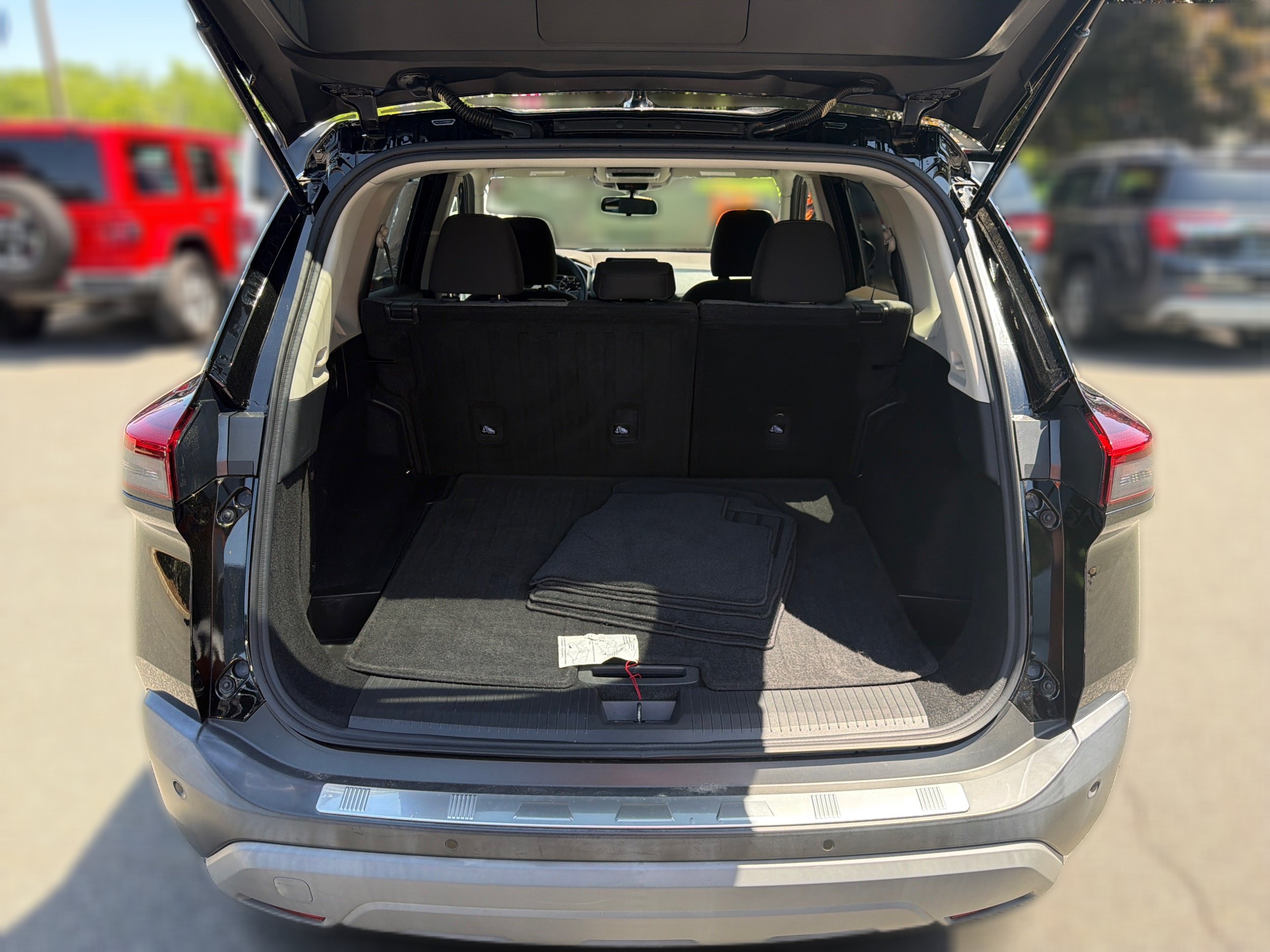 Used 2021 Nissan Rogue SV AWD/4WD image 13