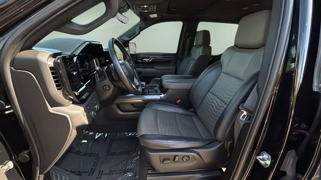 Used 2024 Chevrolet Silverado 1500 ZR2 w/ Technology Package image 19