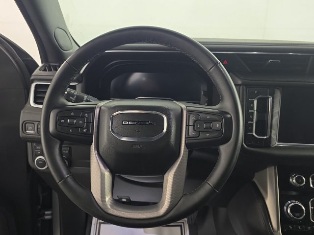 Used 2023 GMC Yukon XL Denali AWD/4WD image 13