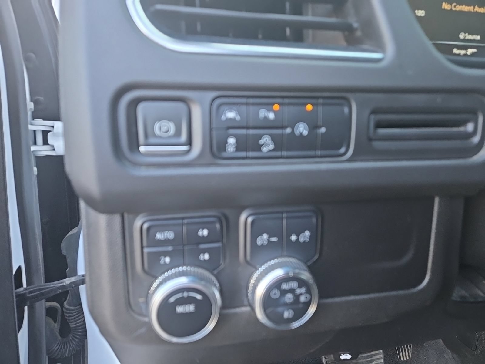 Used 2023 GMC Yukon AT4 AWD/4WD image 20