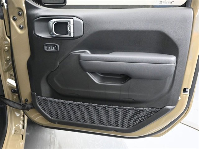 New 2025 Jeep Gladiator Sport image 15