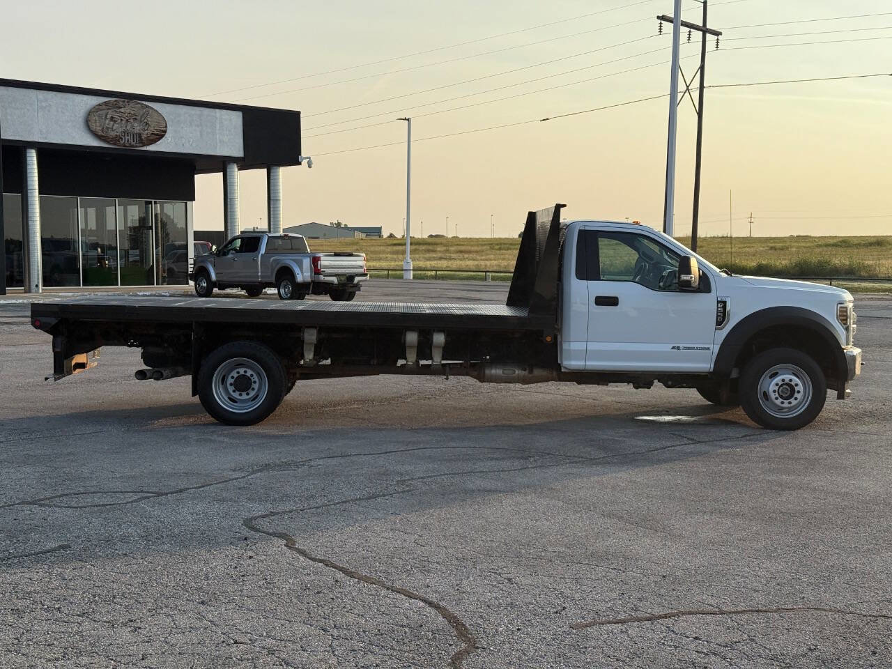 Used 2019 Ford F550 4x4 Regular Cab Super Duty image 4