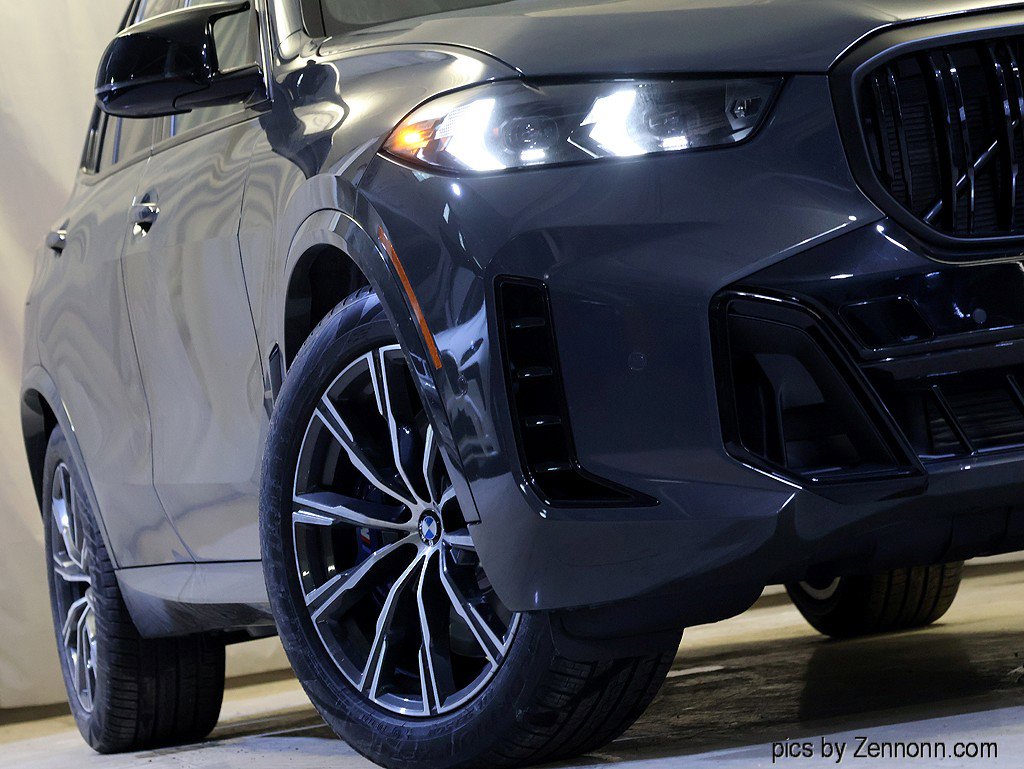 New 2026 BMW X5 xDrive40i w/ M Sport Package AWD/4WD image 4