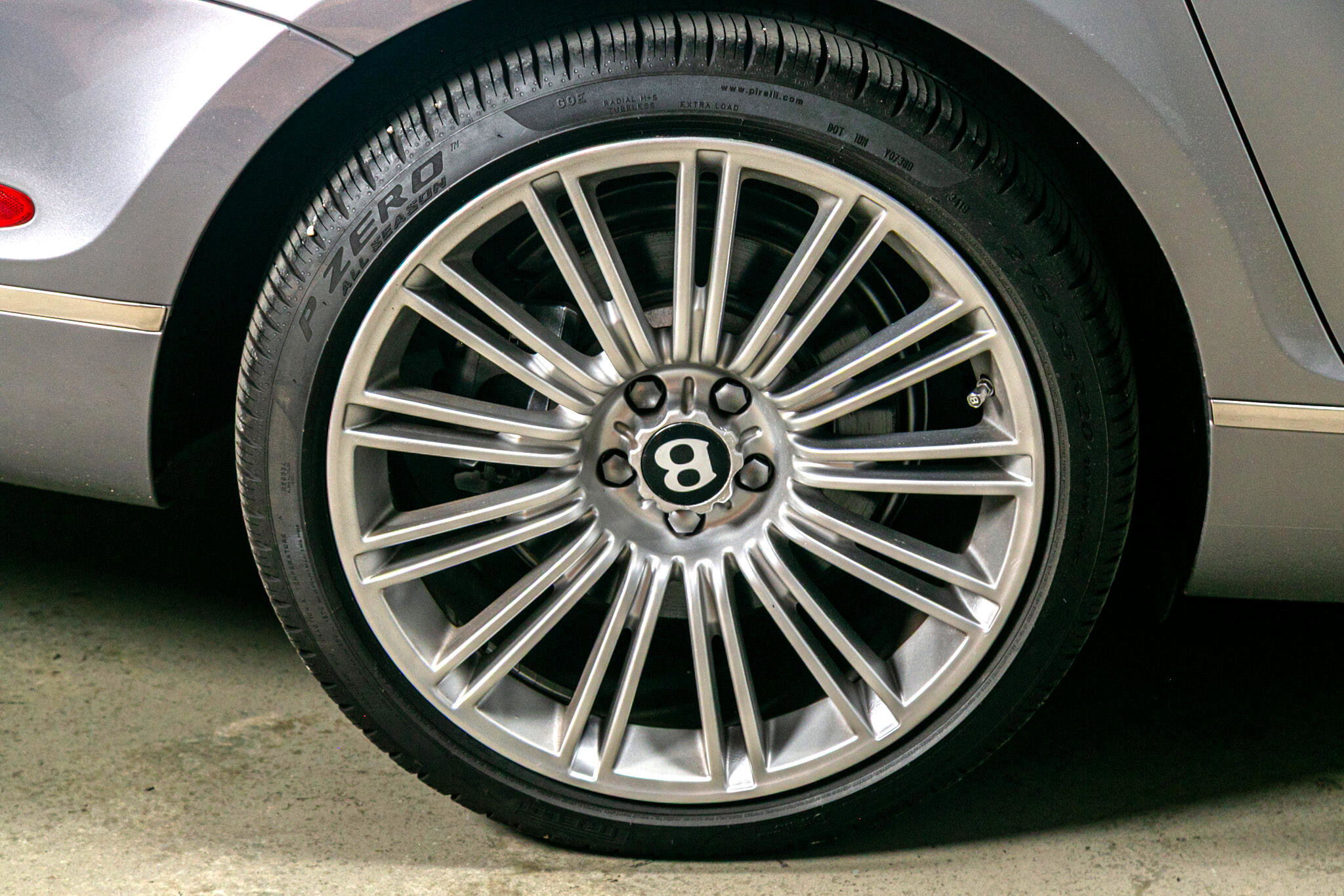 Used 2009 Bentley Flying Spur Flying Spur Speed w/ Convenience Specification Pkg image 18