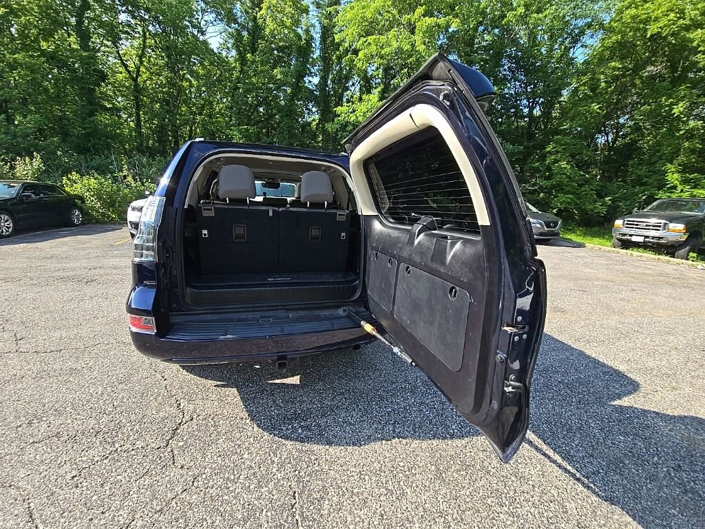Used 2020 Lexus GX 460 Premium w/ Premium Package AWD/4WD image 19