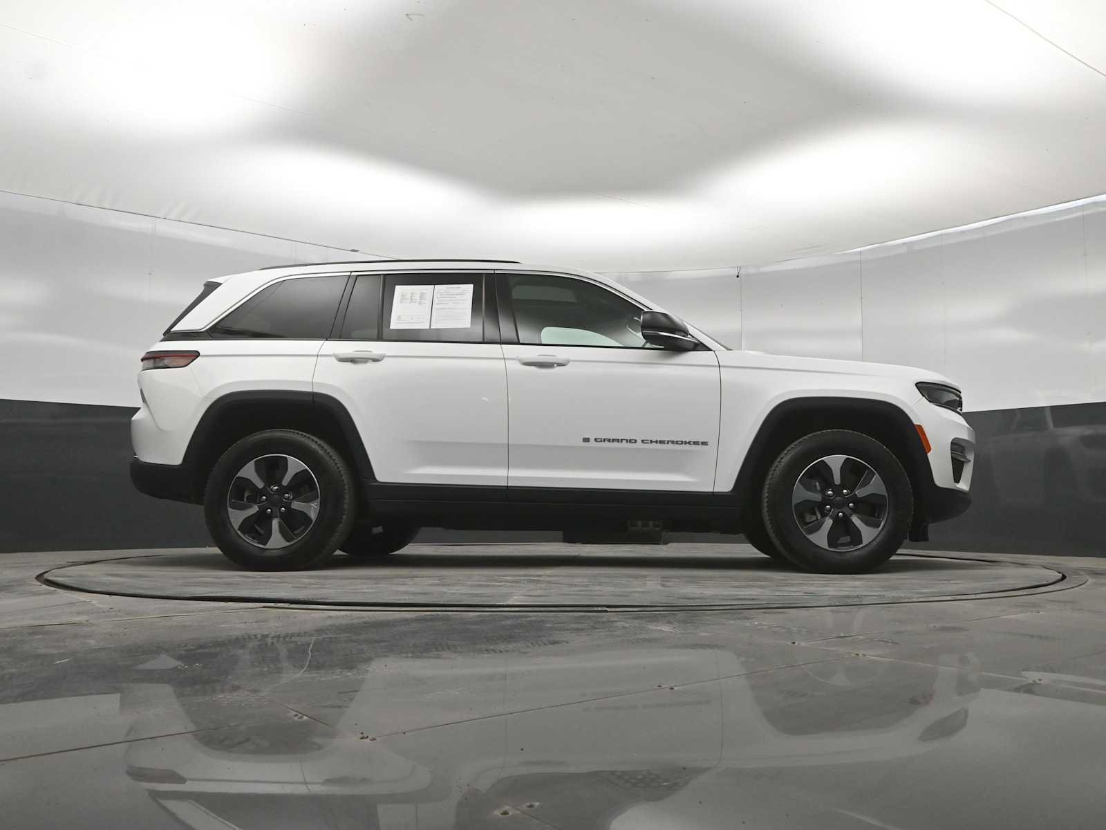 Used 2024 Jeep Grand Cherokee Limited 4xe AWD/4WD image 40
