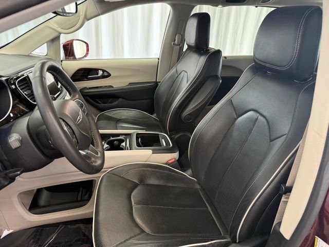 Used 2022 Chrysler Pacifica Limited FWD image 5