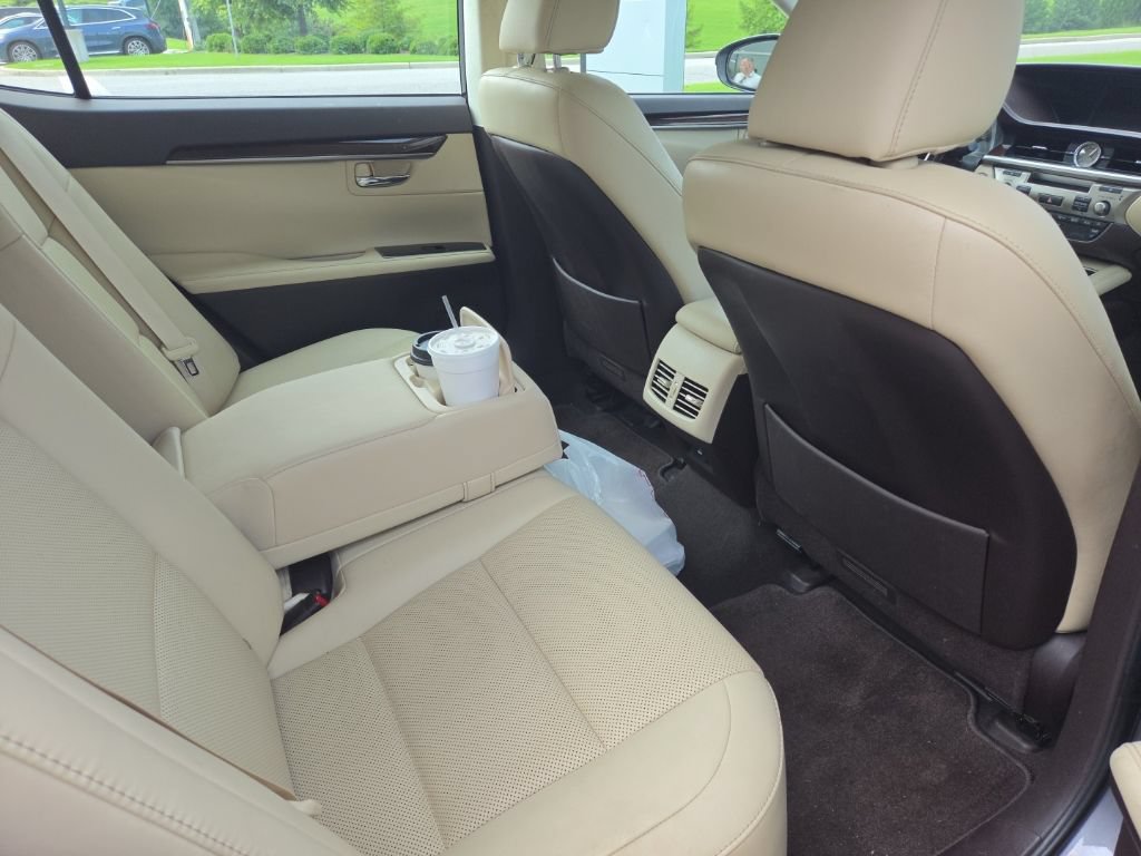Used 2016 Lexus ES 350 w/ Premium Package w/Wood Trim FWD image 22