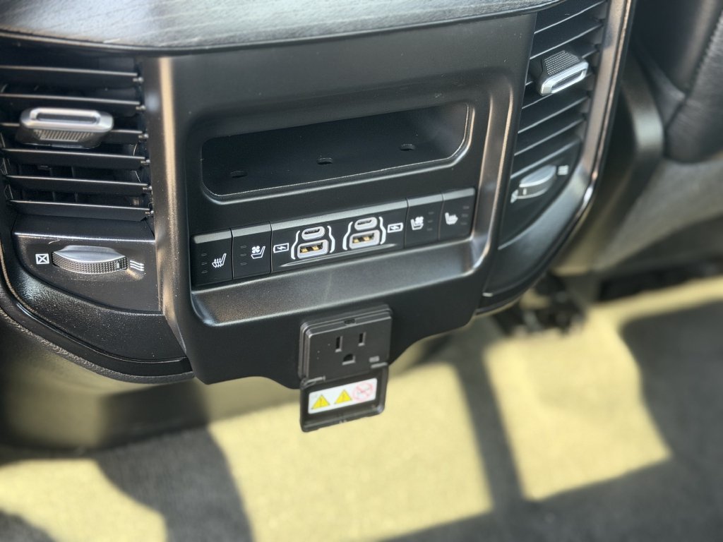 Used 2023 RAM 1500 Limited AWD/4WD image 29