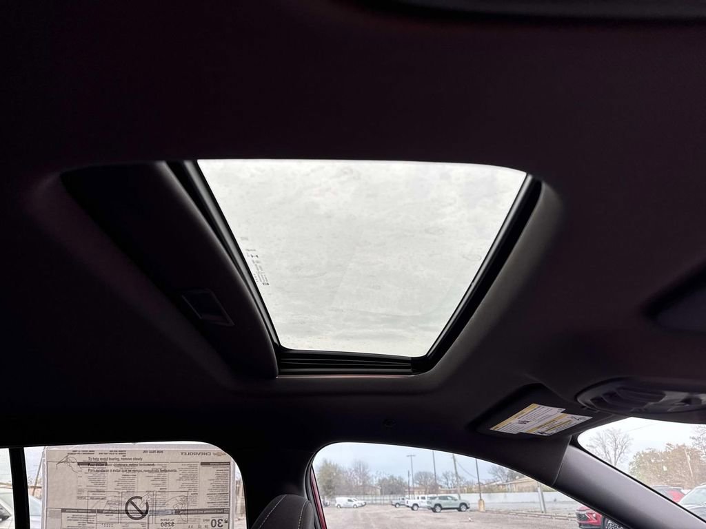 New 2026 Chevrolet Trax RS w/ Sunroof Package FWD image 10