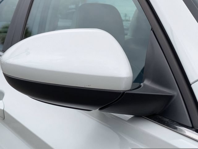 Certified 2025 Volkswagen Jetta SE FWD image 12