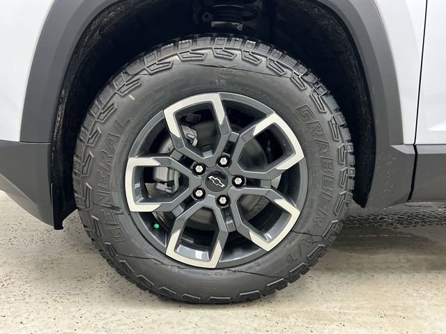 New 2026 Chevrolet Equinox ACTIV w/ Convenience Package III AWD/4WD image 32