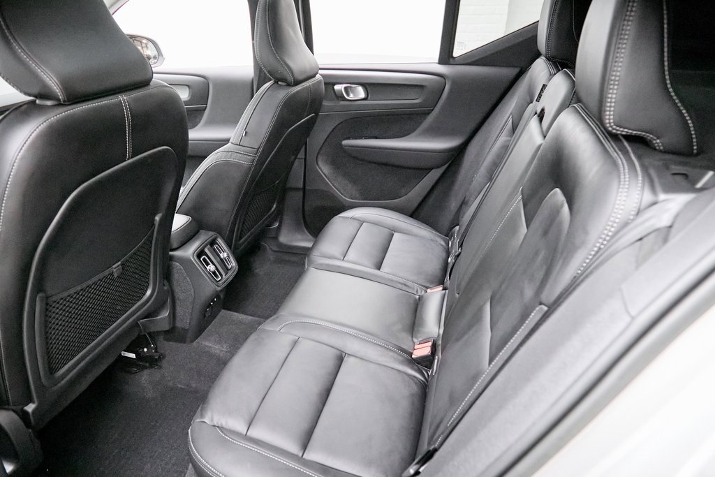 Used 2023 Volvo XC40 B5 Ultimate w/ Protection Package Premier image 22