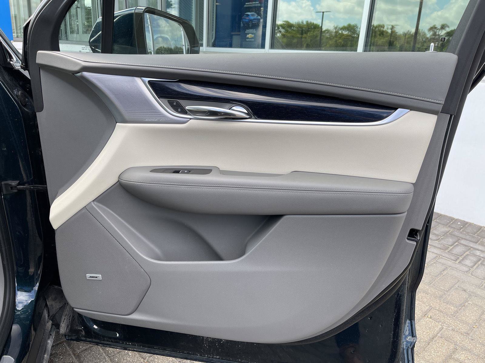 Used 2024 Cadillac XT6 Premium Luxury w/ LPO, Floor Liner Package AWD/4WD image 37
