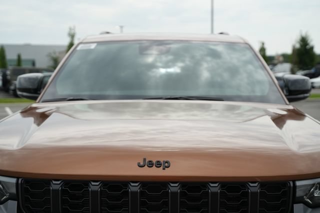 New 2026 Jeep Grand Cherokee L Limited w/ Limited Altitude Package AWD/4WD image 44