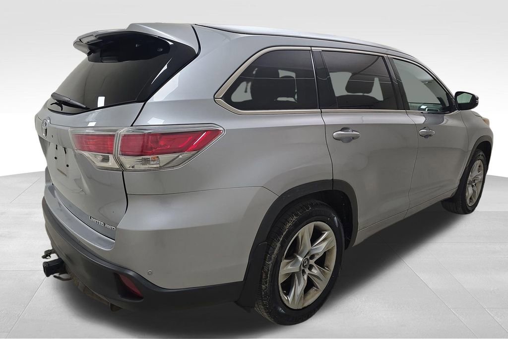 Used 2016 Toyota Highlander Limited w/ Driver Technology Package image 9