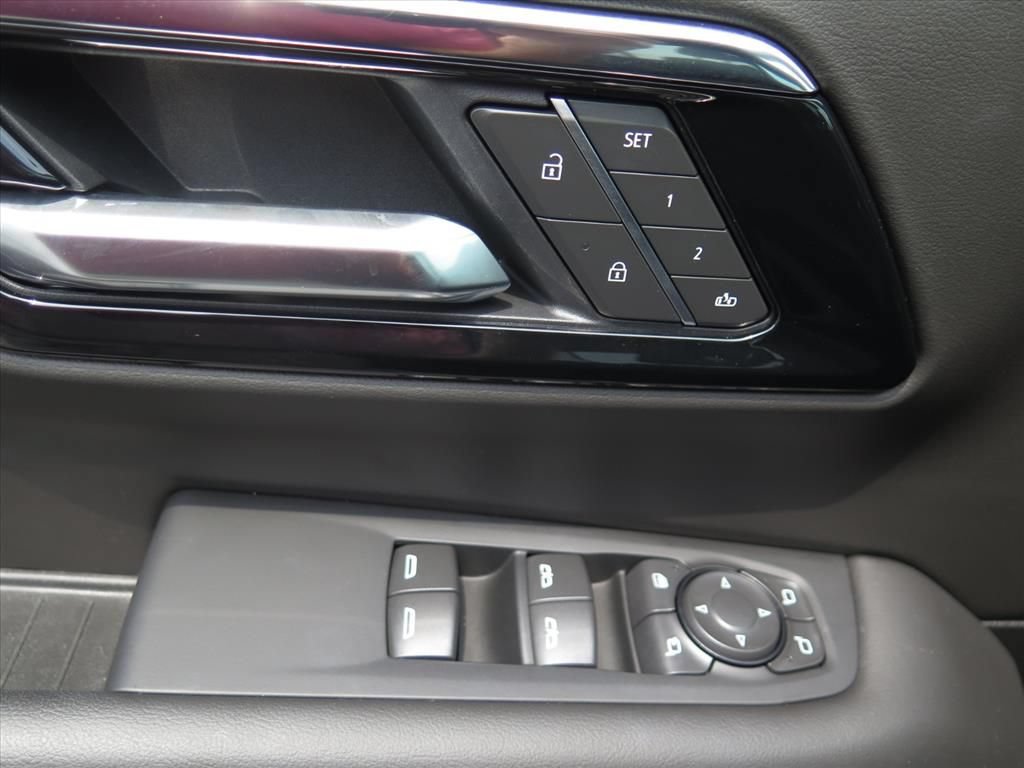 Used 2025 Chevrolet Tahoe RST w/ Comfort Package RWD image 12