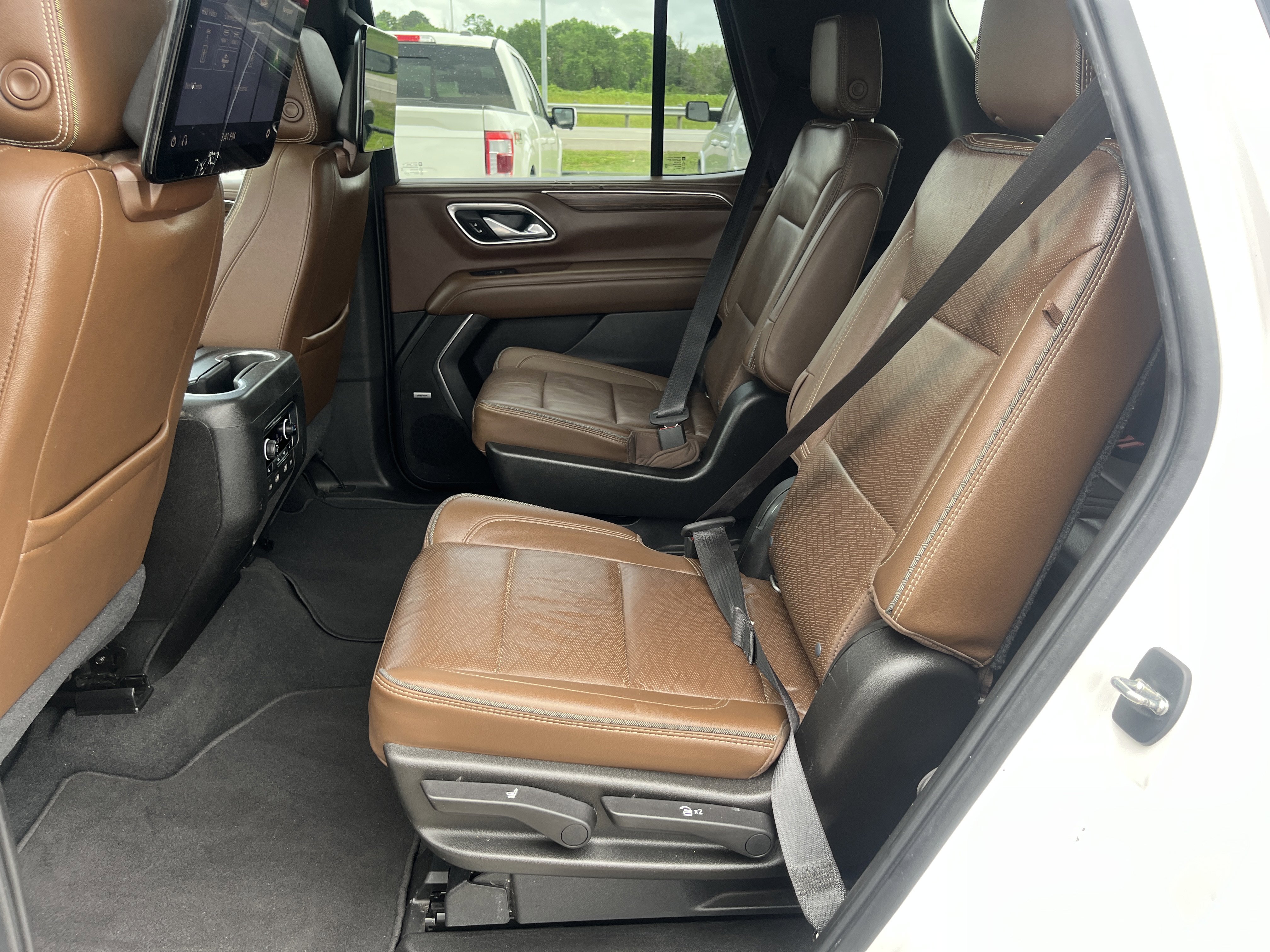 Used 2021 Chevrolet Tahoe High Country w/ Premium Package image 36