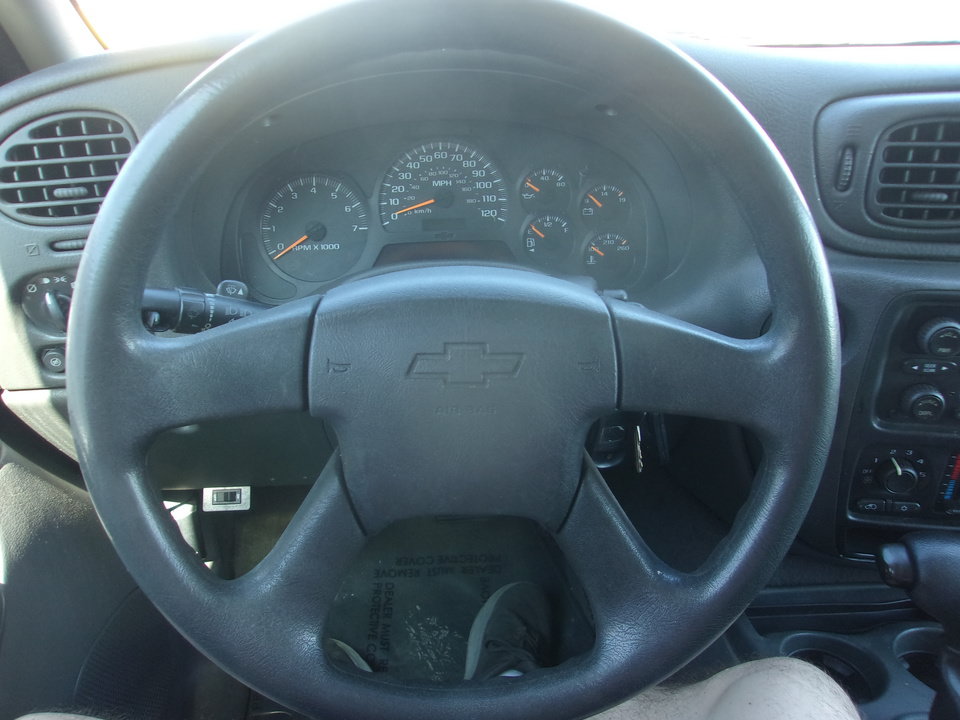 Used 2004 Chevrolet TrailBlazer LT AWD/4WD image 8
