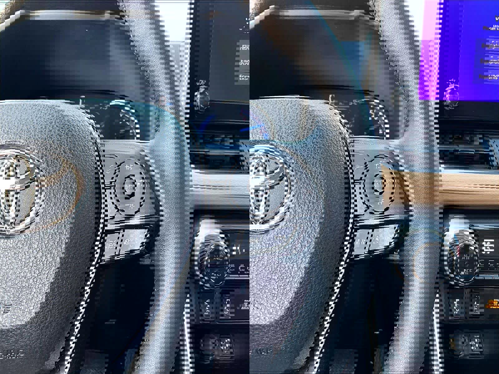 Used 2023 Toyota RAV4 XLE image 24