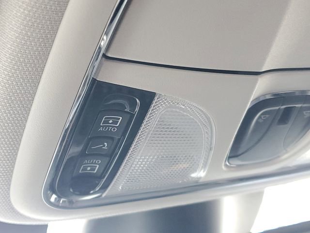 Used 2022 Jeep Cherokee Latitude Lux w/ Sun & Sound Group image 30