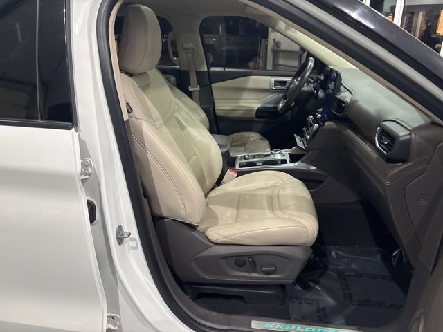 Used 2022 Ford Explorer Platinum w/ Equipment Group 601A image 39