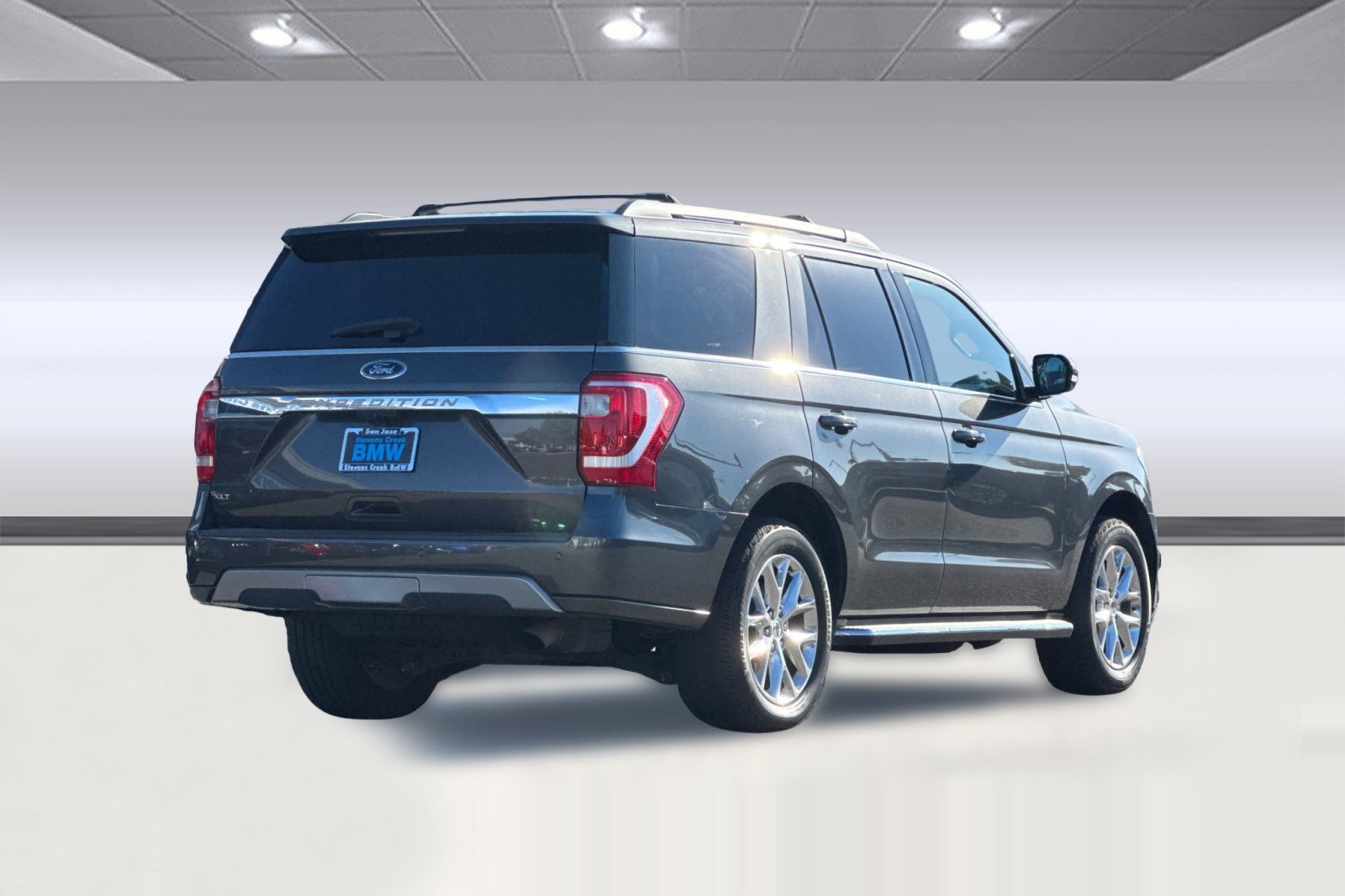 Used 2020 Ford Expedition XLT w/ Equipment Group 202A AWD/4WD image 8