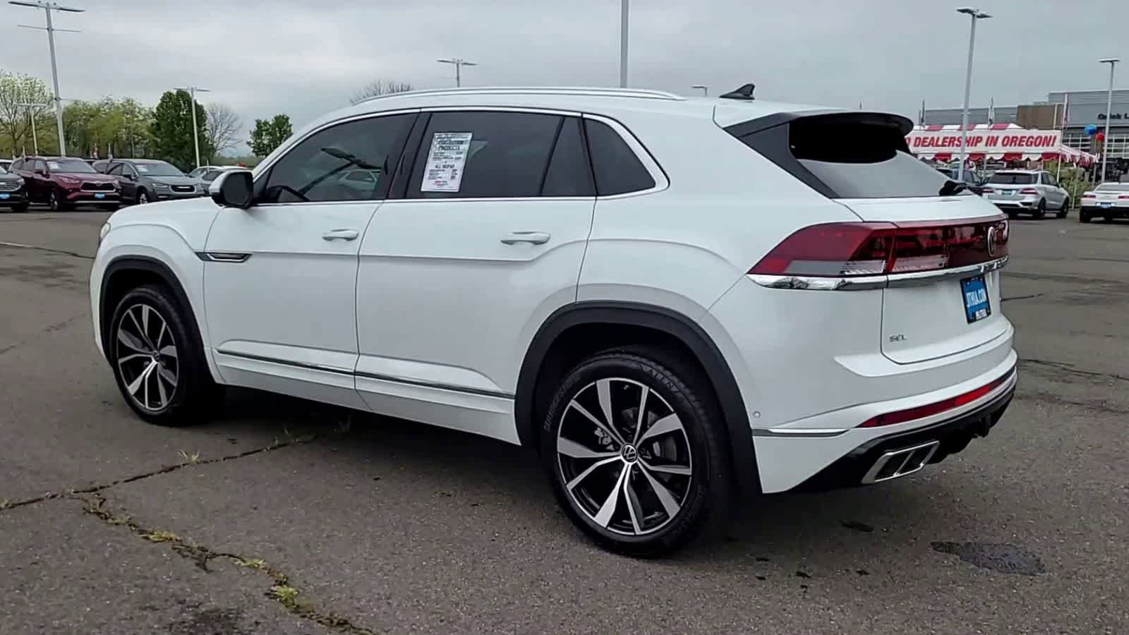 Used 2025 Volkswagen Atlas Cross Sport SEL Premium R-Line AWD/4WD image 6