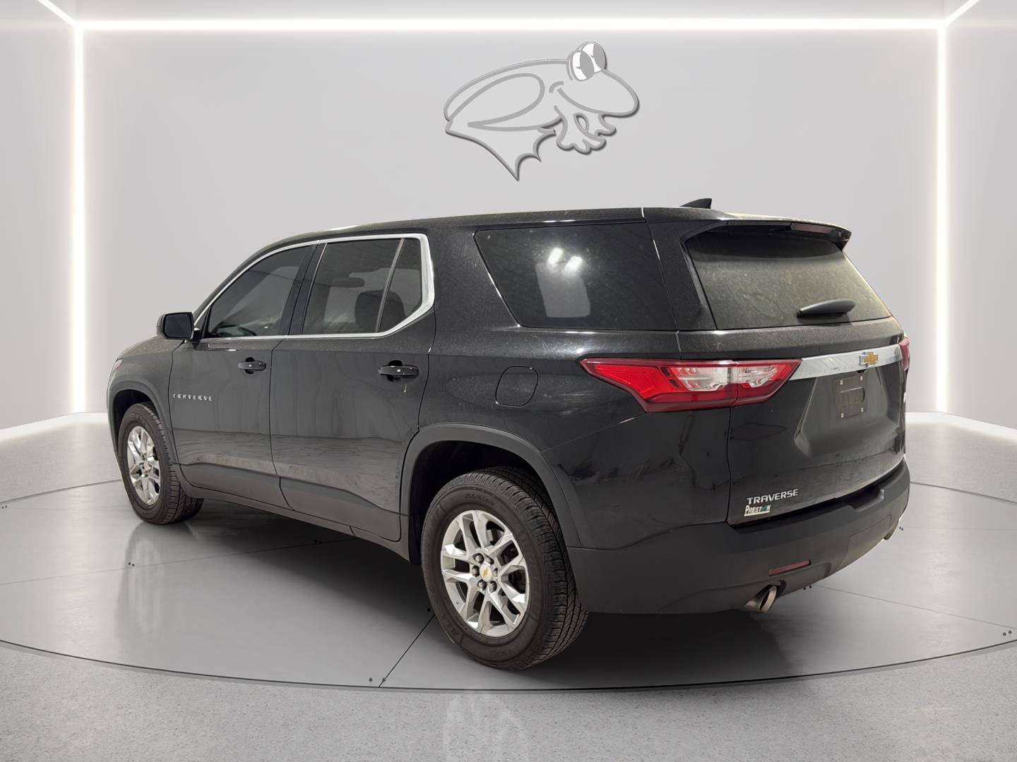 Used 2021 Chevrolet Traverse LS image 3