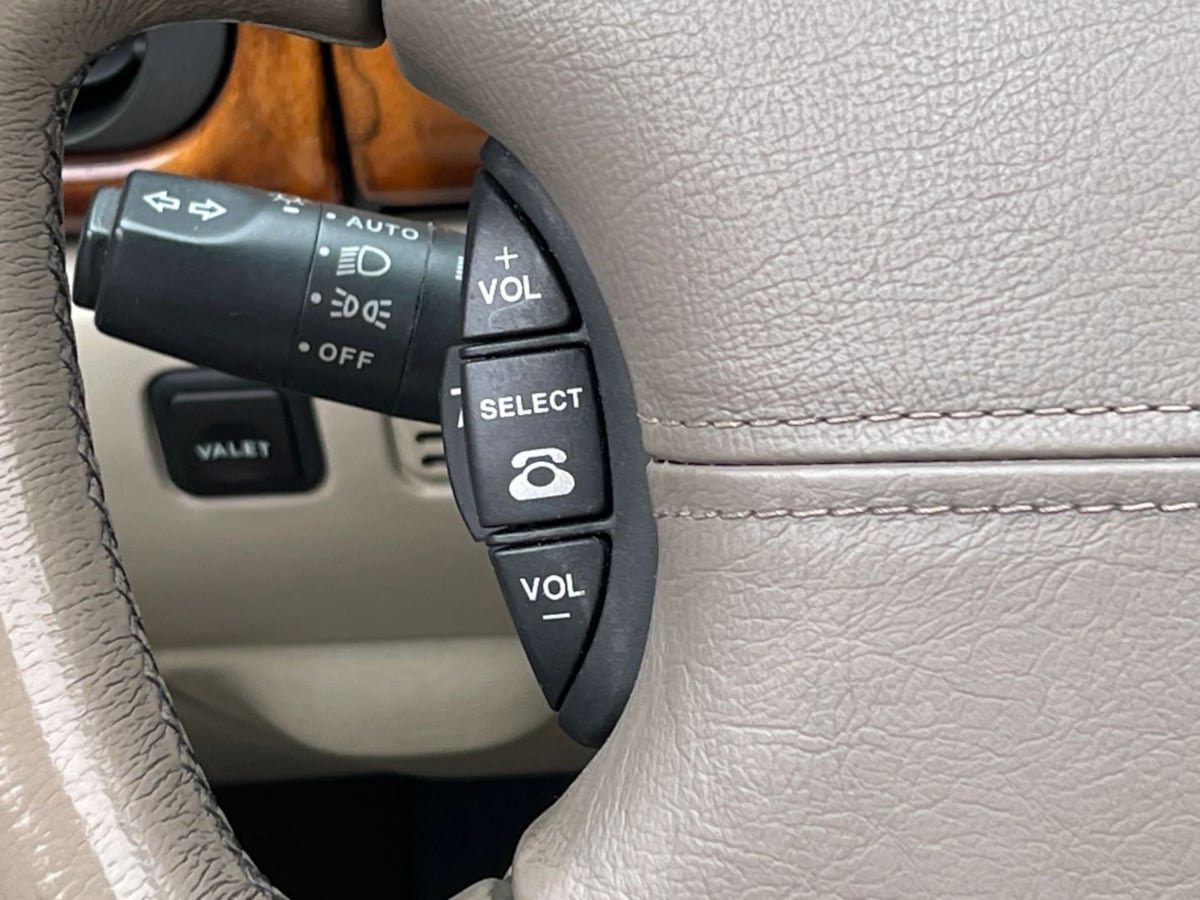 Used 2002 Jaguar XK8 Convertible RWD image 24