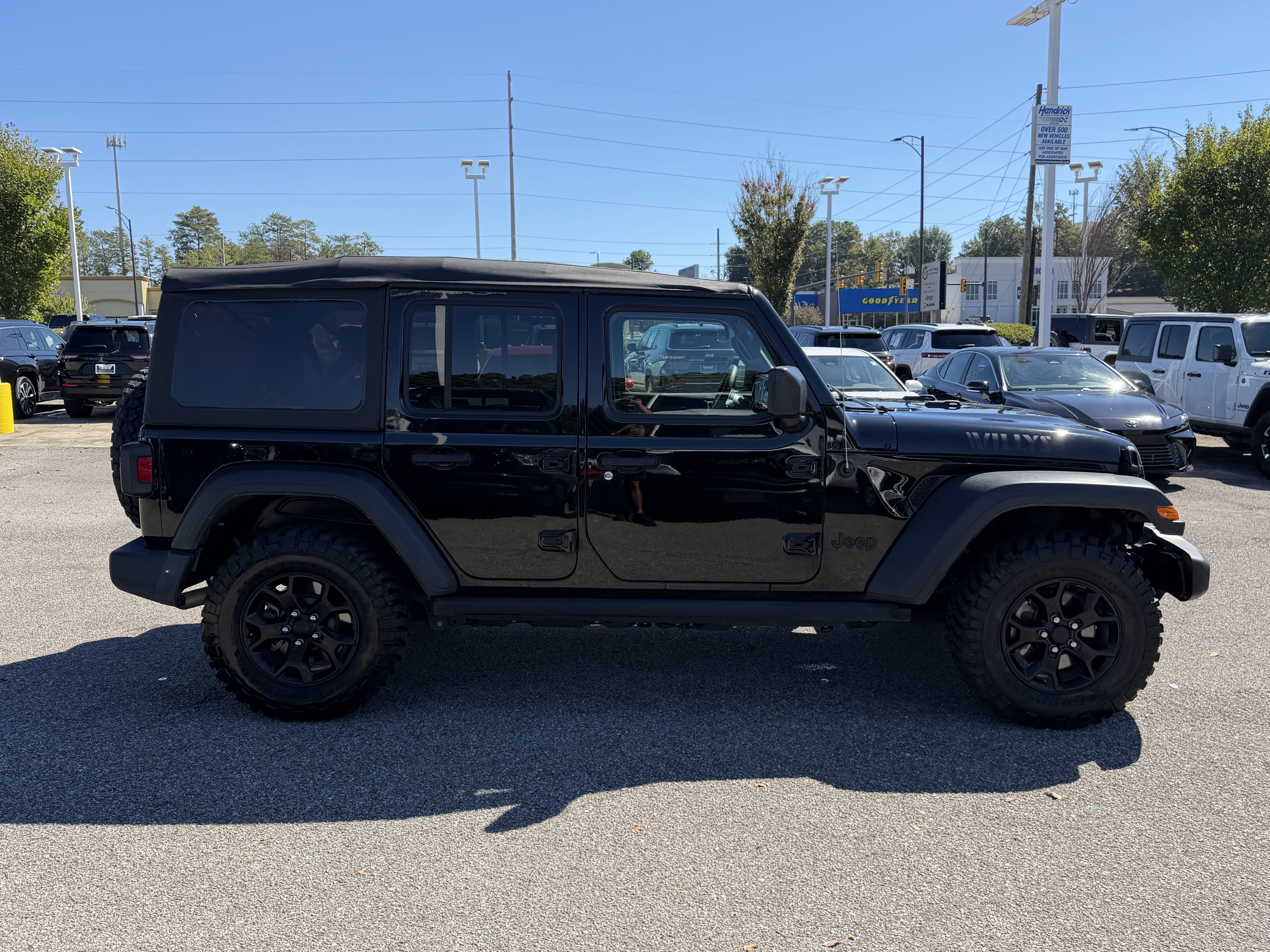 Used 2021 Jeep Wrangler Unlimited Sport AWD/4WD image 11