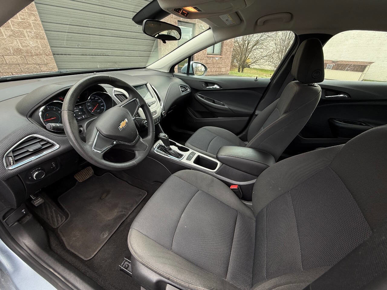 Used 2017 Chevrolet Cruze LS image 10