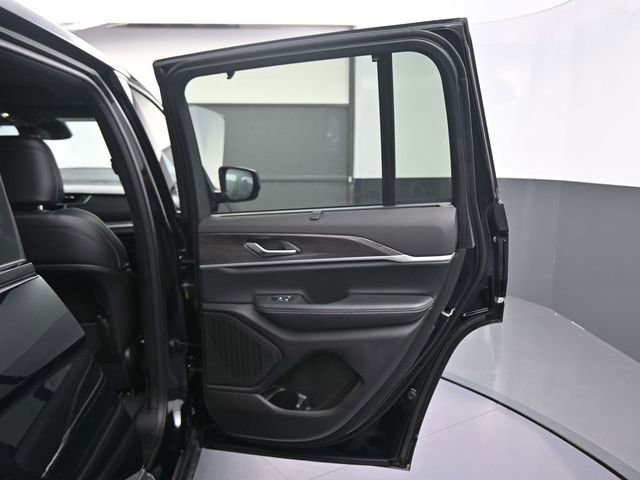 New 2025 Jeep Grand Cherokee Limited w/ Luxury Tech Group II image 39