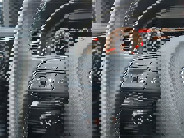 Used 2025 Audi Q8 Premium w/ Convenience Package image 24