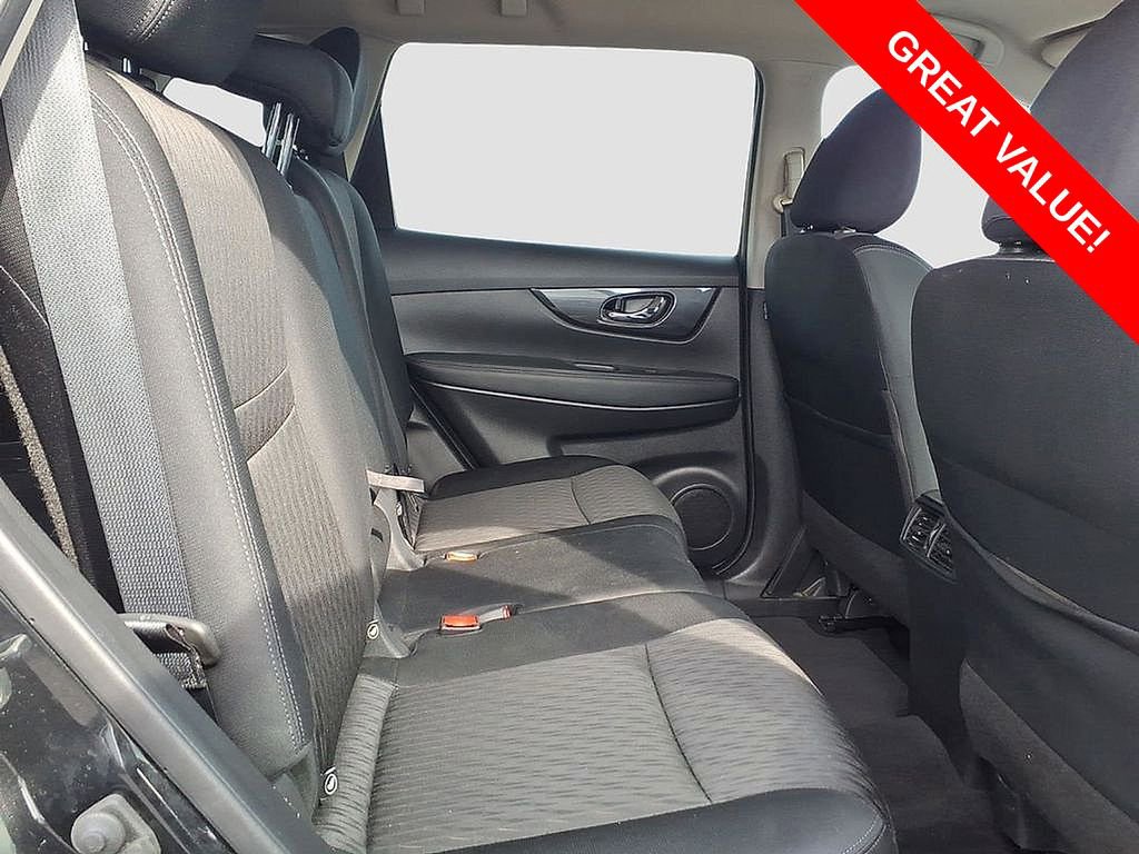 Used 2018 Nissan Rogue SV AWD/4WD image 12