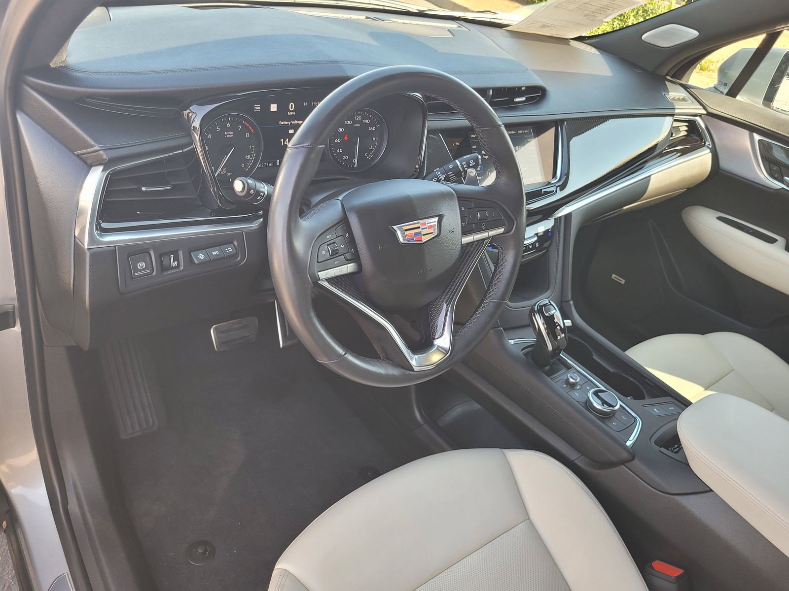 Used 2024 Cadillac XT6 Sport w/ Technology Package AWD/4WD image 8
