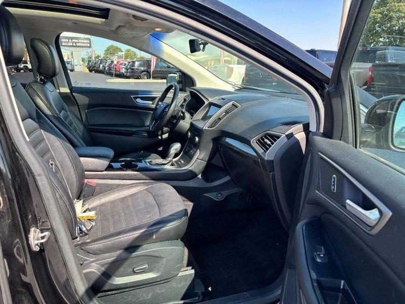 Used 2016 Ford Edge SEL w/ Equipment Group 201A AWD/4WD image 11