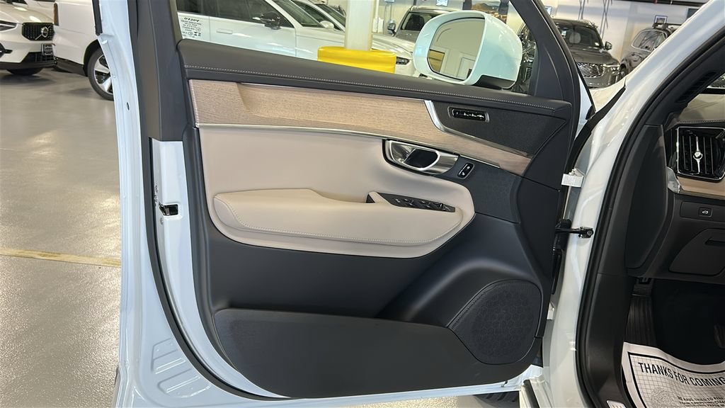 Used 2026 Volvo XC90 B6 Core w/ Protection Package Premier AWD/4WD image 8