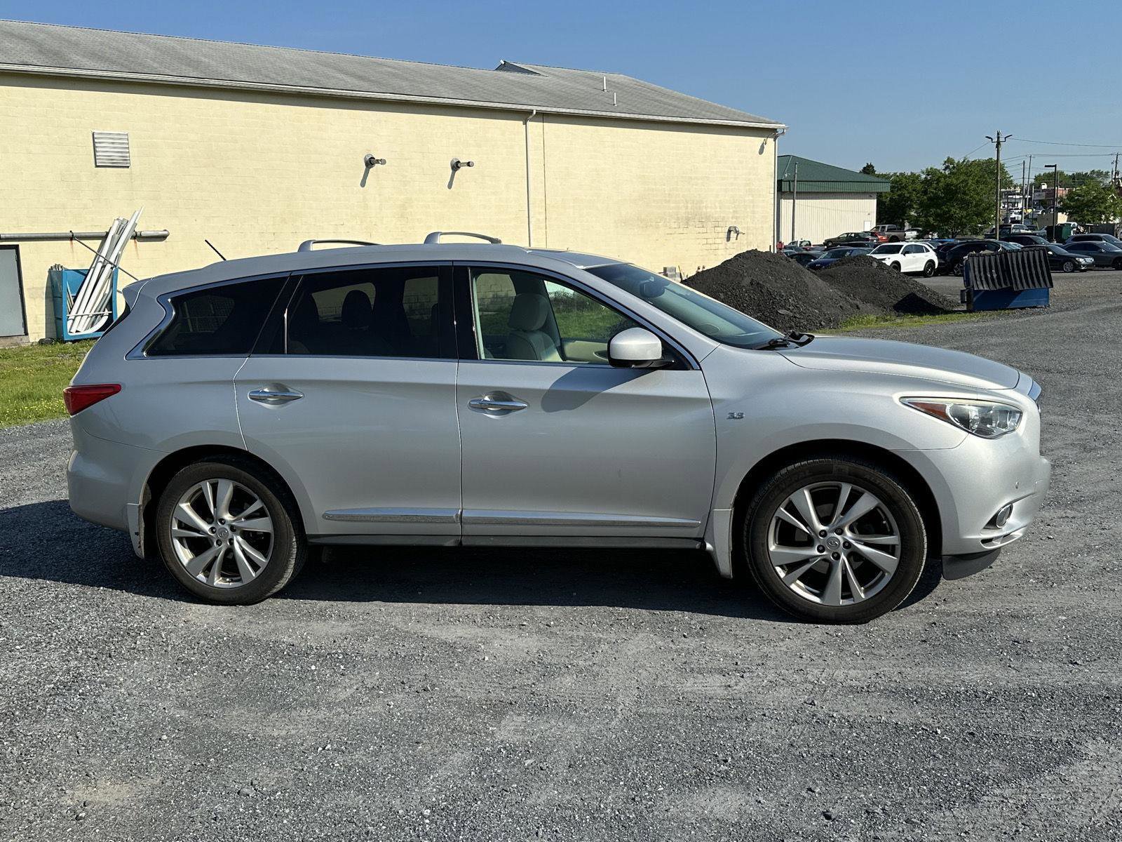 Used 2015 INFINITI QX60 Luxe w/ Deluxe Touring Package AWD/4WD image 9