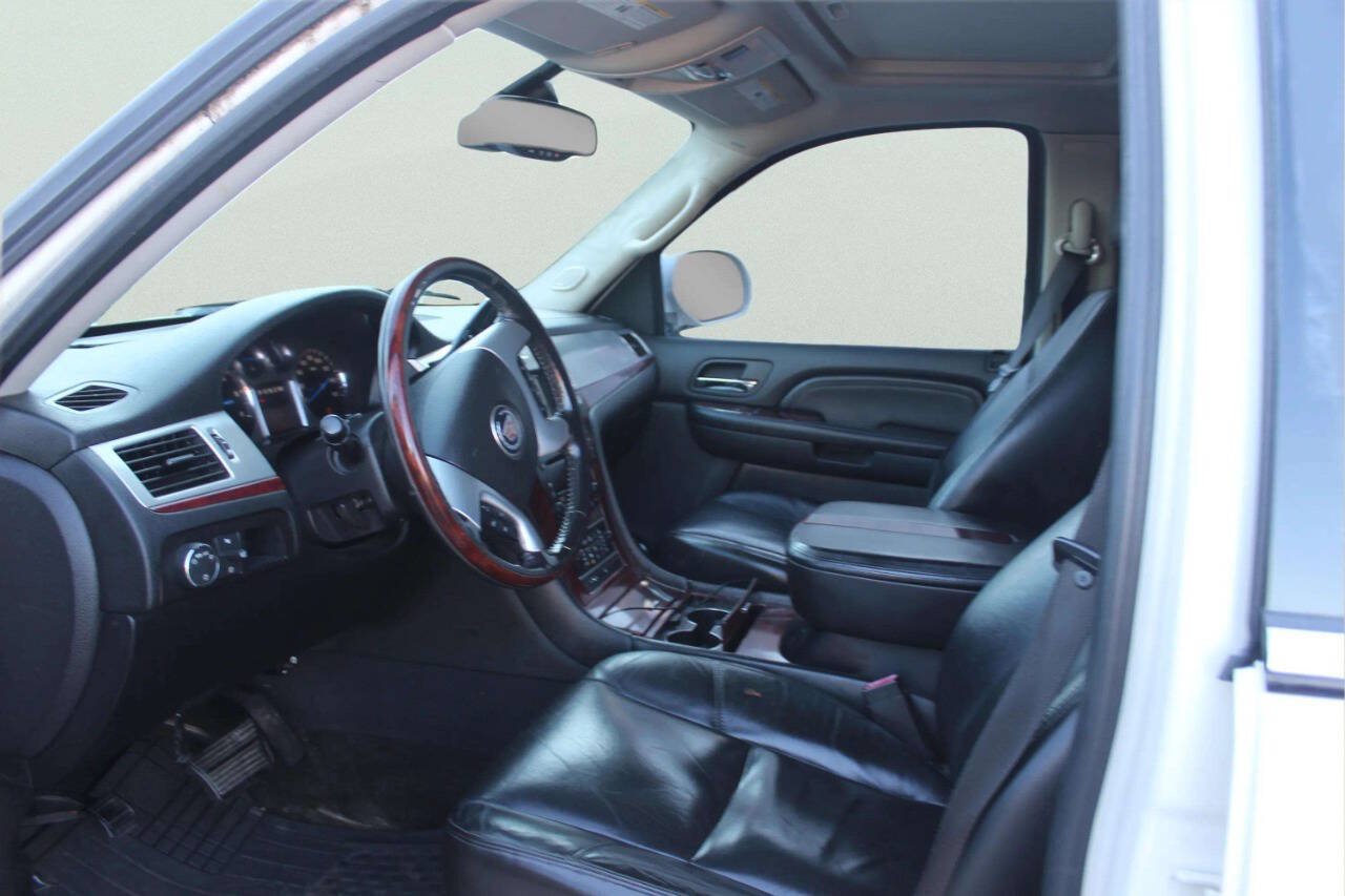 Used 2008 Cadillac Escalade EXT AWD/4WD image 7