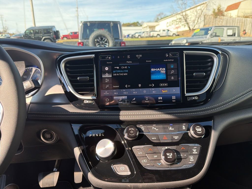 New 2026 Chrysler Pacifica Select FWD image 29