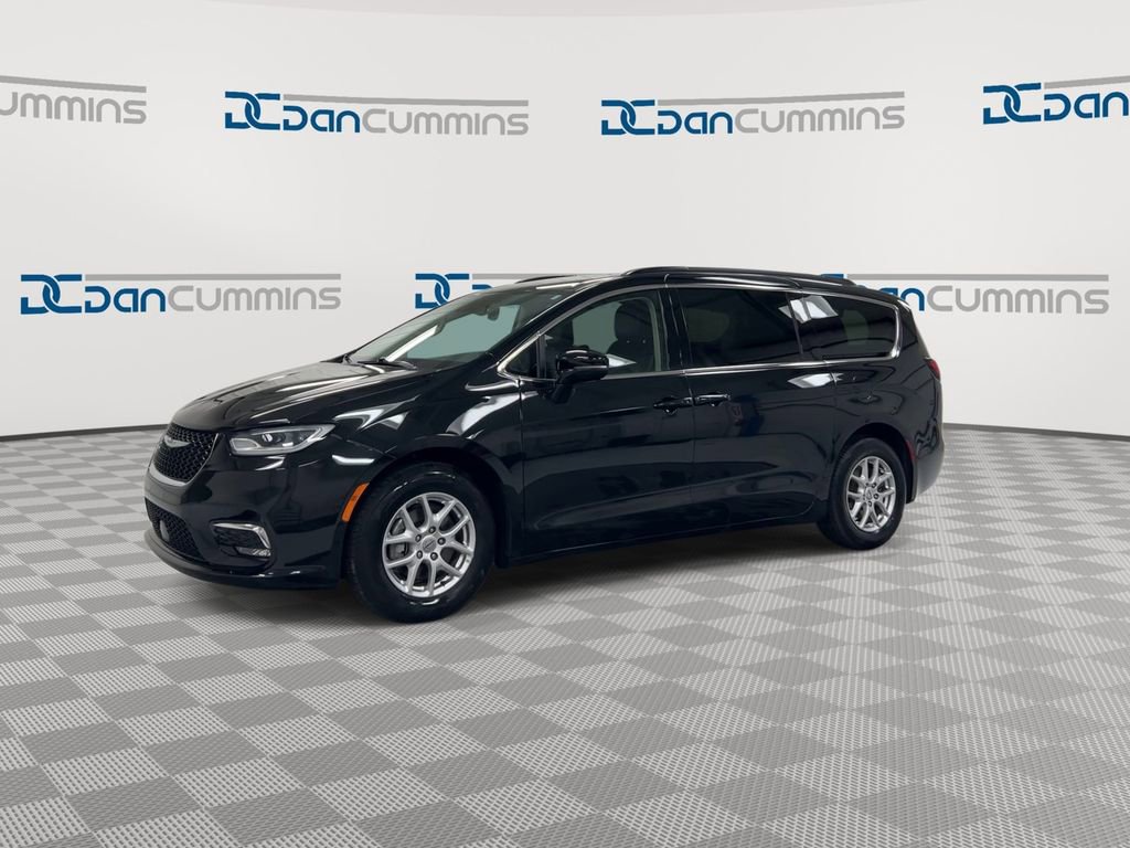 Used 2022 Chrysler Pacifica Touring-L FWD image 4