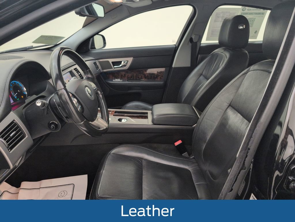 Used 2011 Jaguar XF RWD image 4