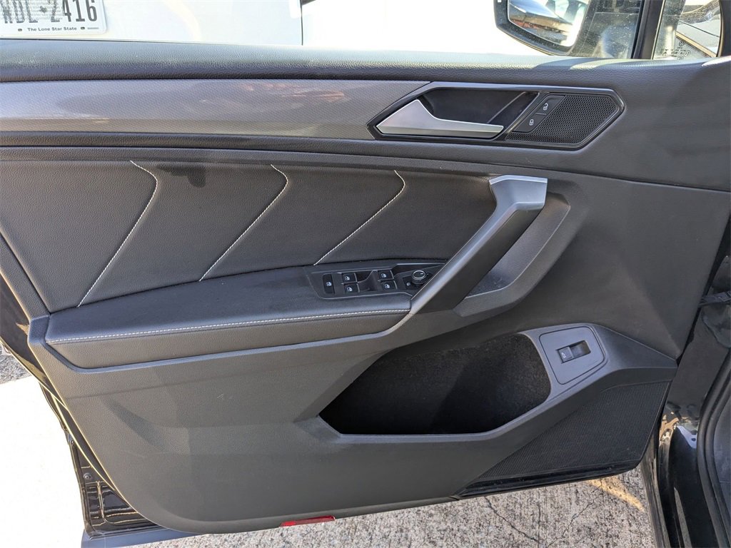 Used 2024 Volkswagen Tiguan SE image 11