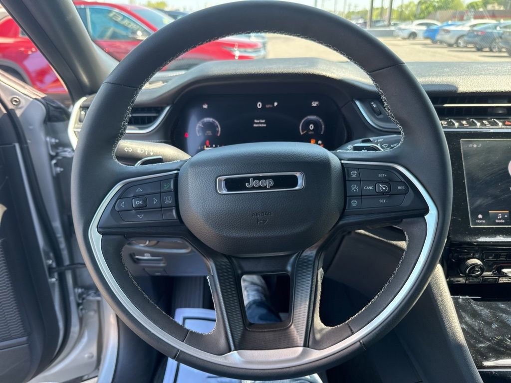 Used 2024 Jeep Grand Cherokee Altitude AWD/4WD image 21