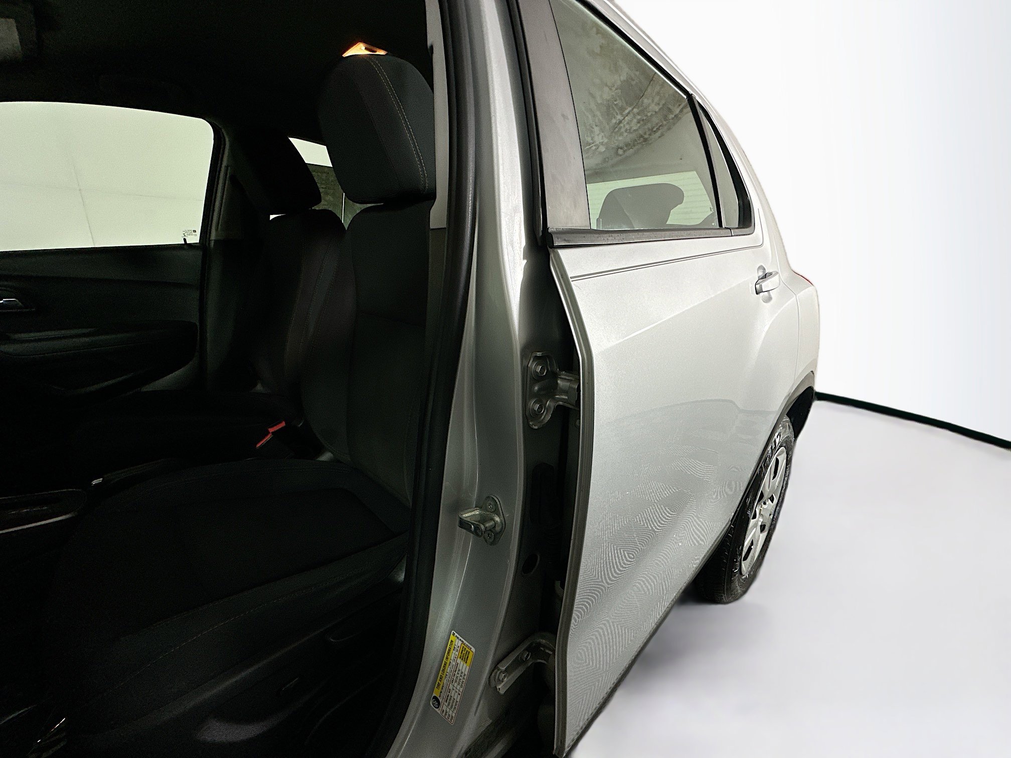 Used 2018 Chevrolet Trax LS FWD image 12