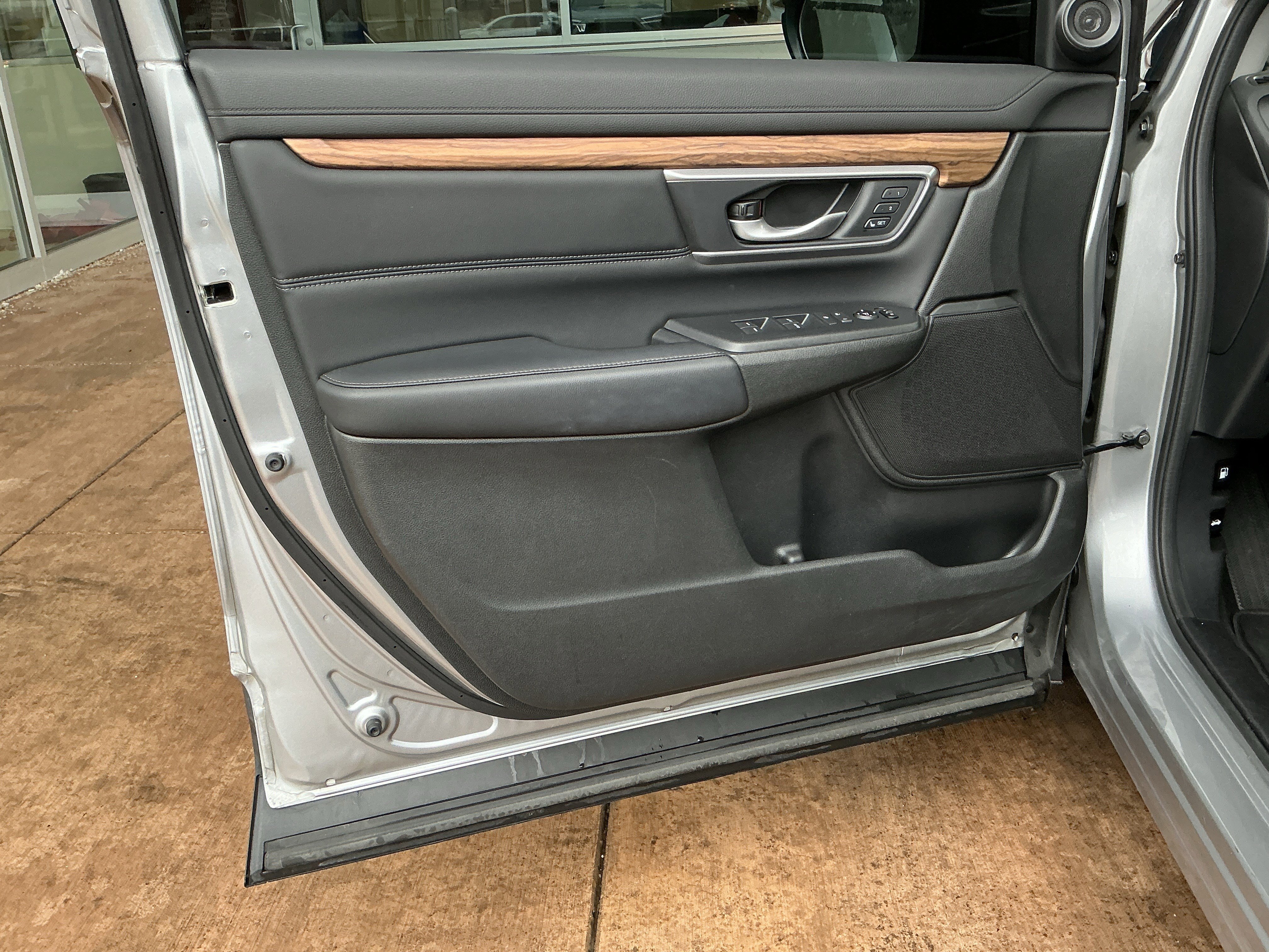 Used 2020 Honda CR-V Touring image 14