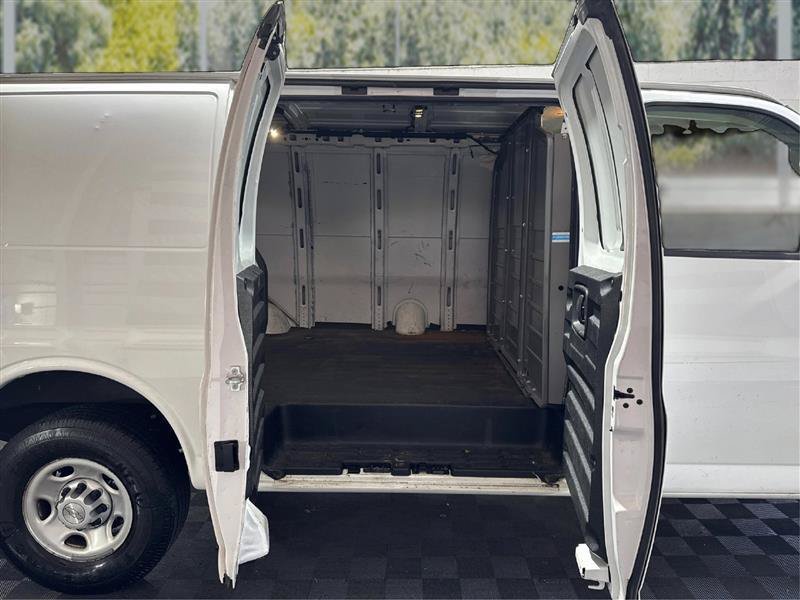 Used 2019 Chevrolet Express 2500 w/ Driver Convenience Package RWD image 10